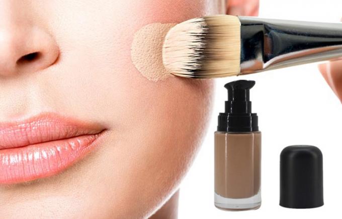 Base liquide légère de beauté d'accessoires durables de maquillage pour la marque de distributeur
