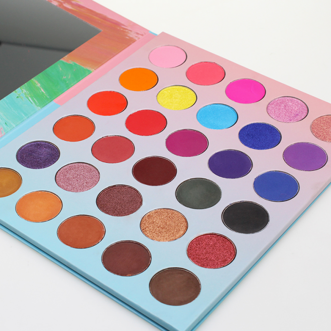 Le fard à paupières DIY de maquillage d'oeil de forme de poudre choisissent la palette de couleurs faite sur commande vident 30 trous